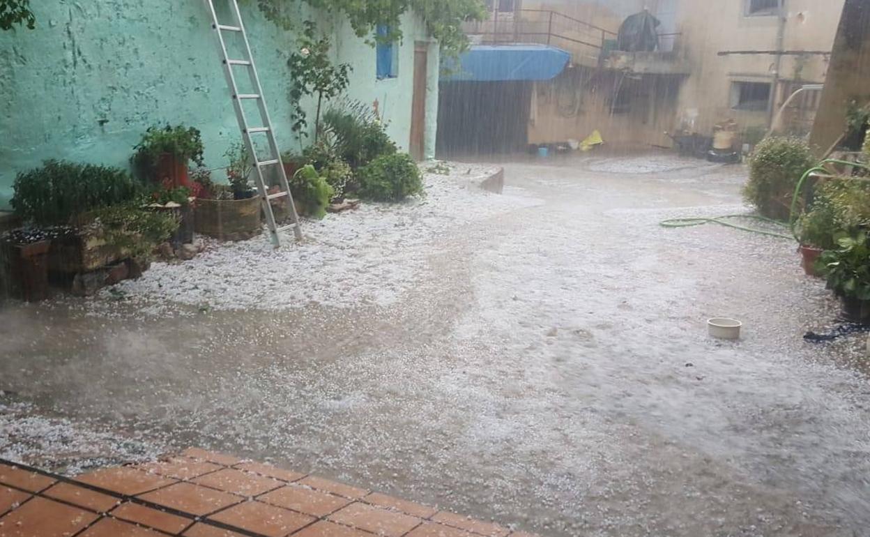 Una Intensa Granizada Sorprende A Los Vecinos De Matade N De Los Oteros